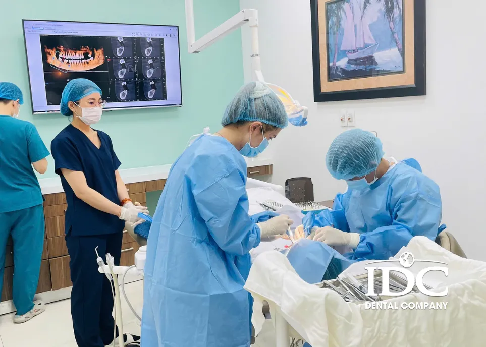 Why Choose IDC Danang Dental for Dental Implants?