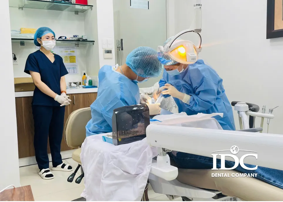 Trồng răng implant tại Nha khoa IDC